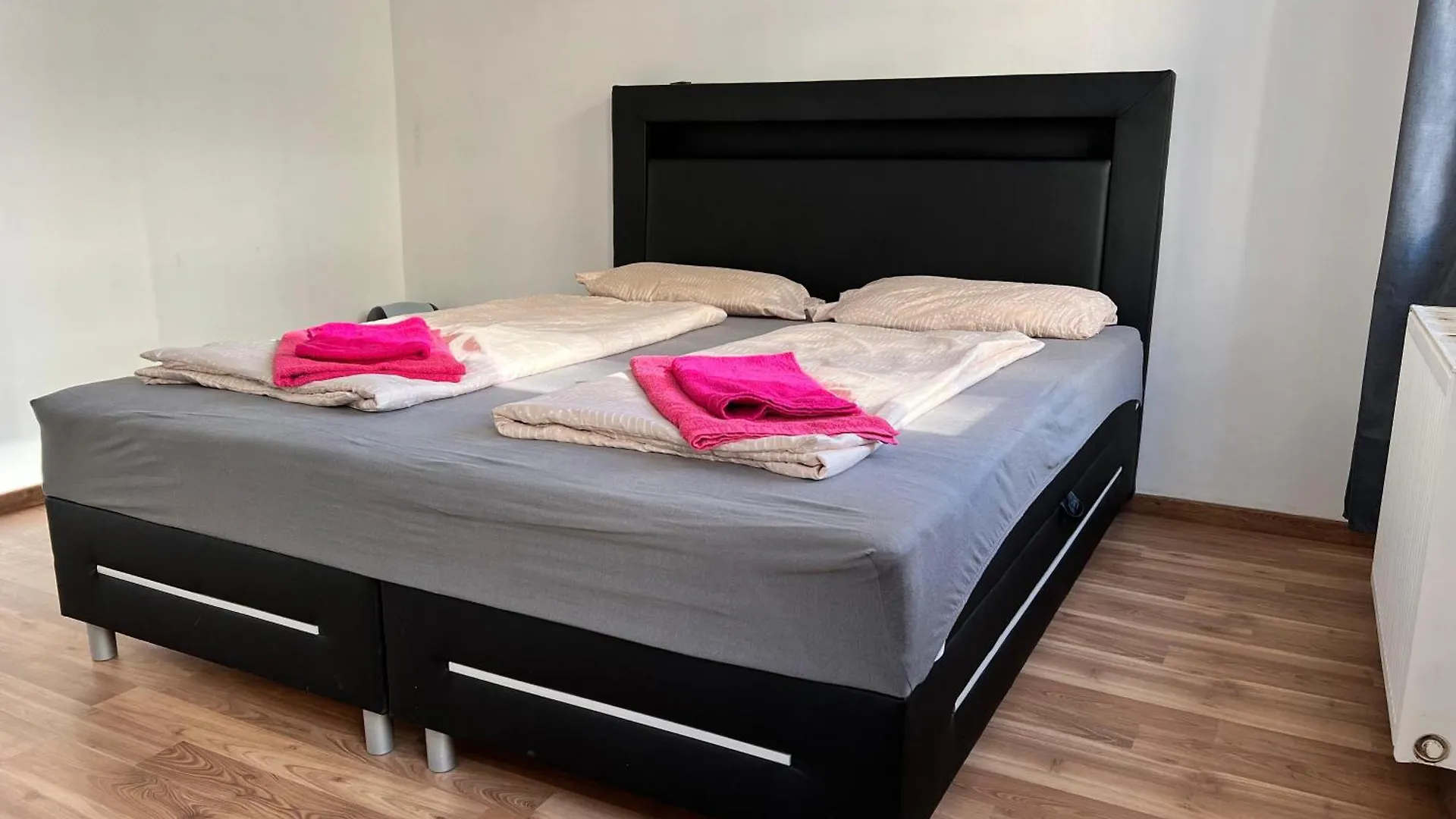 Affordable 3Br Apt Prime Location In Vienna 0*,